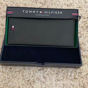 Tommy Hilfiger men’s wallet